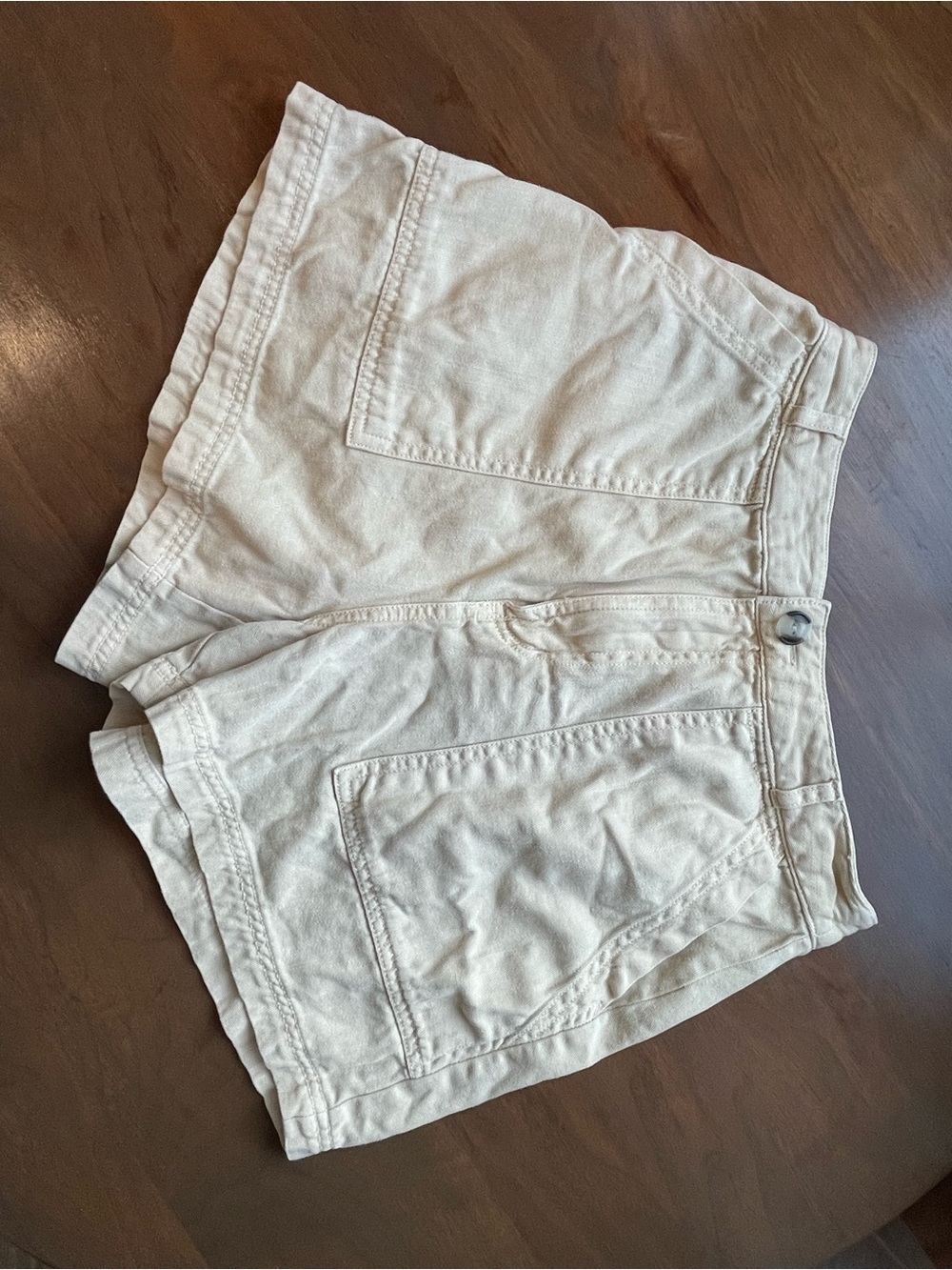 Universal Thread Cream High-Rise Shorts